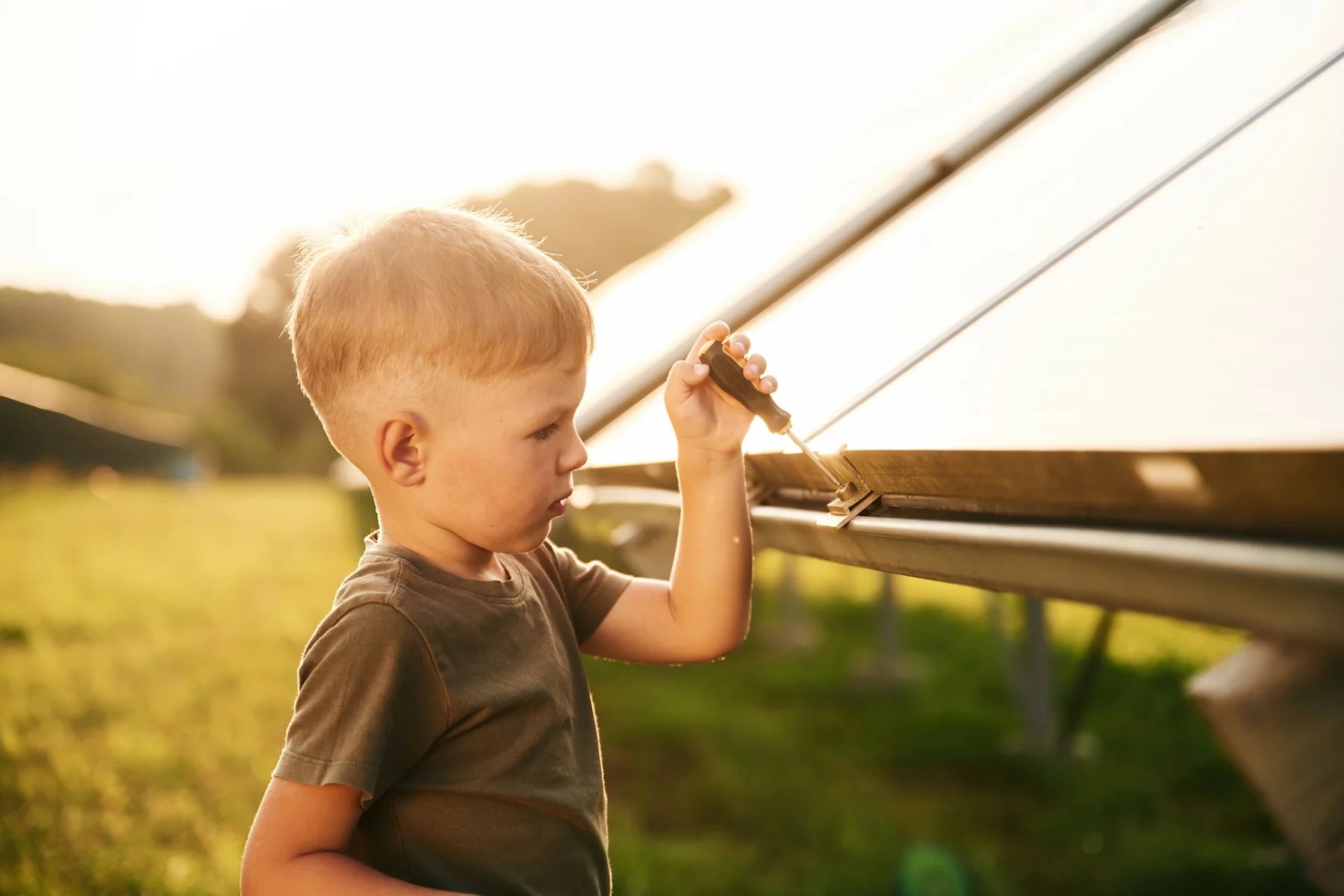 Comment tester un panneau solaire avec un multimètre ?